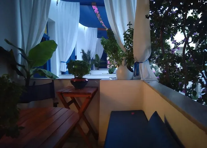 Doron Delfini Naxos City