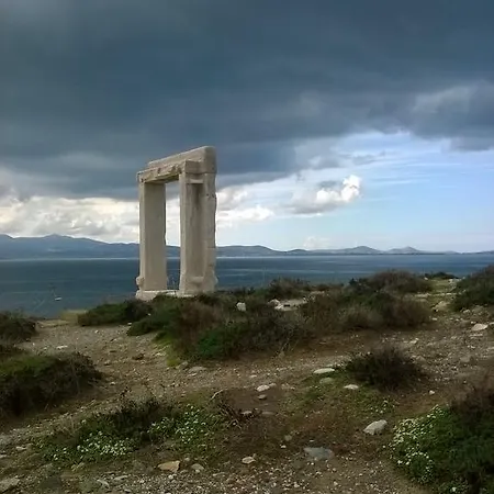 Doron Delfini * Naxos City