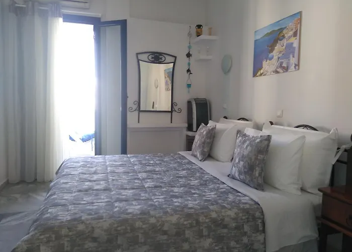 Doron Delfini Naxos City